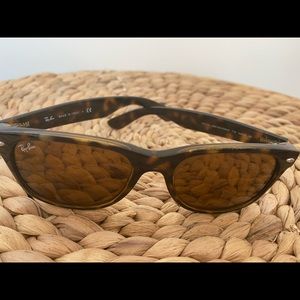 Ray-Ban sunglasses (RB 4118) new wayfarer
